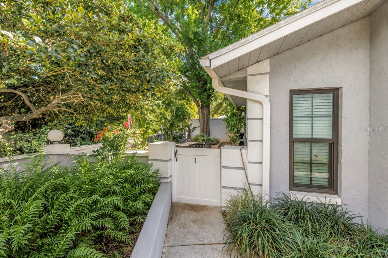 Image 2 of 30 For 5861 Calais Boulevard N 1