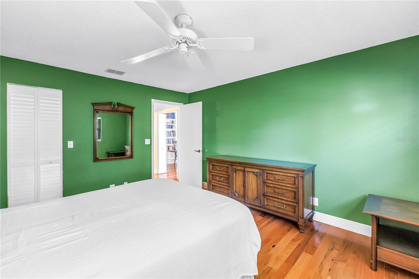 Image 27 of 30 For 5861 Calais Boulevard N 1