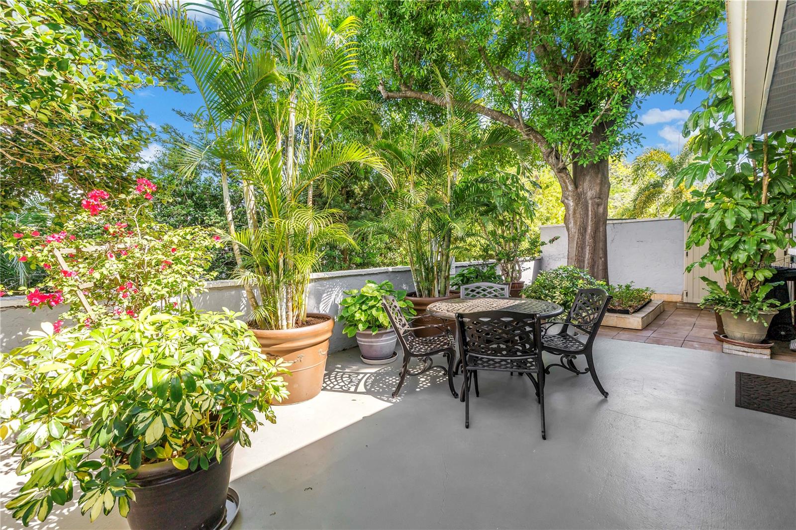 Image 3 of 30 For 5861 Calais Boulevard N 1