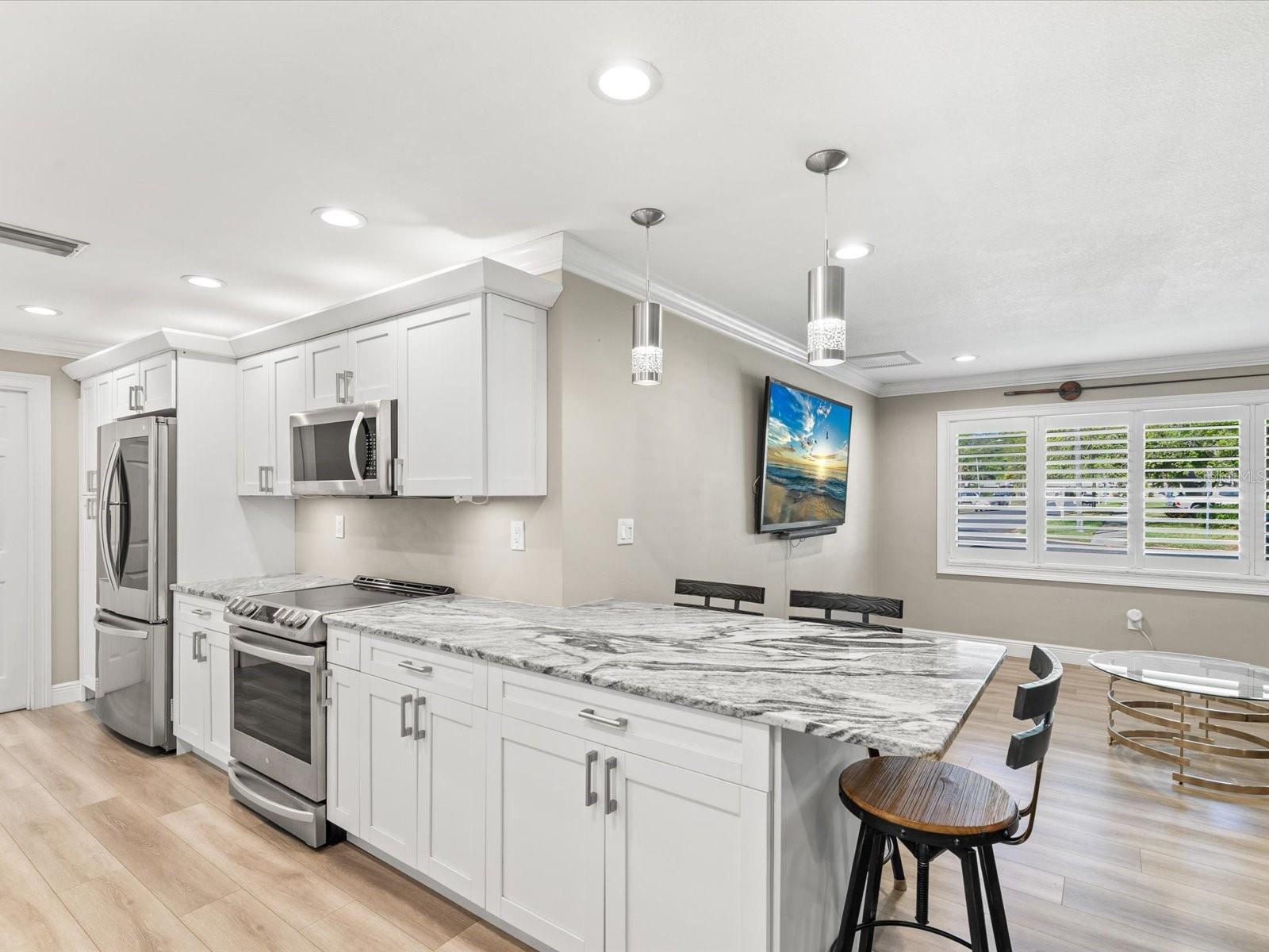 Image 10 of 37 For 1405 Embassy Drive