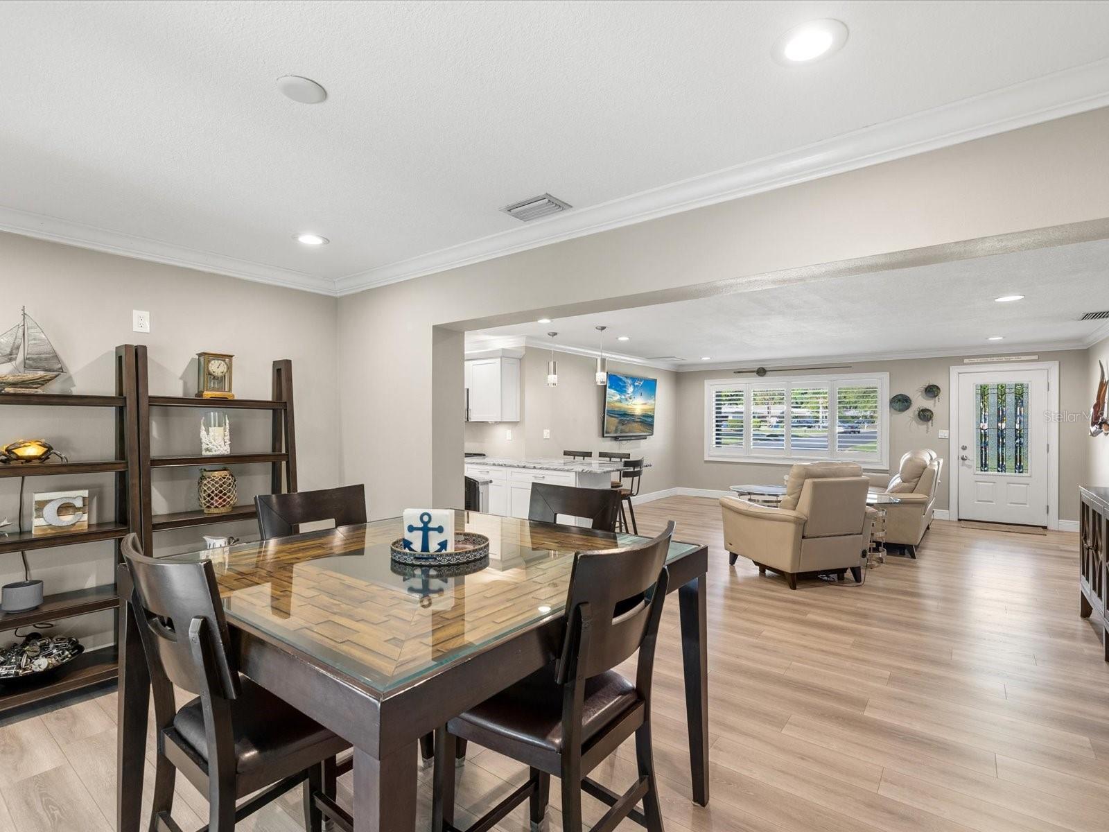 Image 21 of 37 For 1405 Embassy Drive