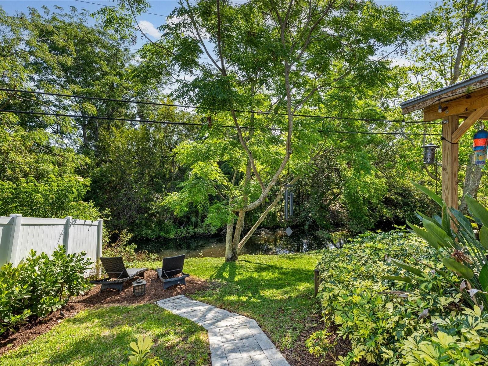 Image 27 of 37 For 1405 Embassy Drive