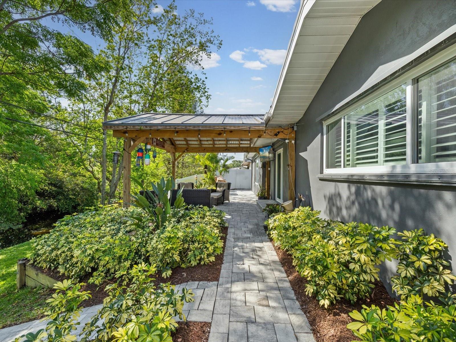 Image 28 of 37 For 1405 Embassy Drive