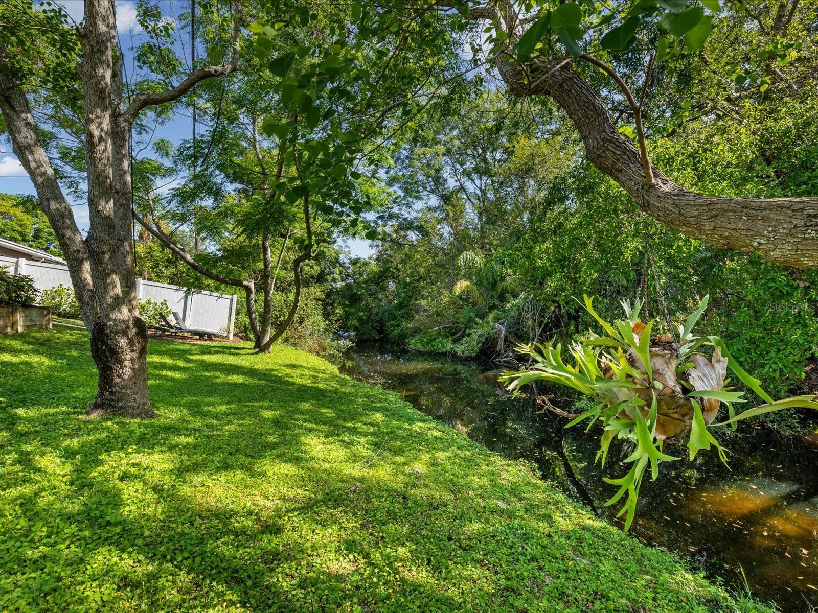 Image 32 of 37 For 1405 Embassy Drive