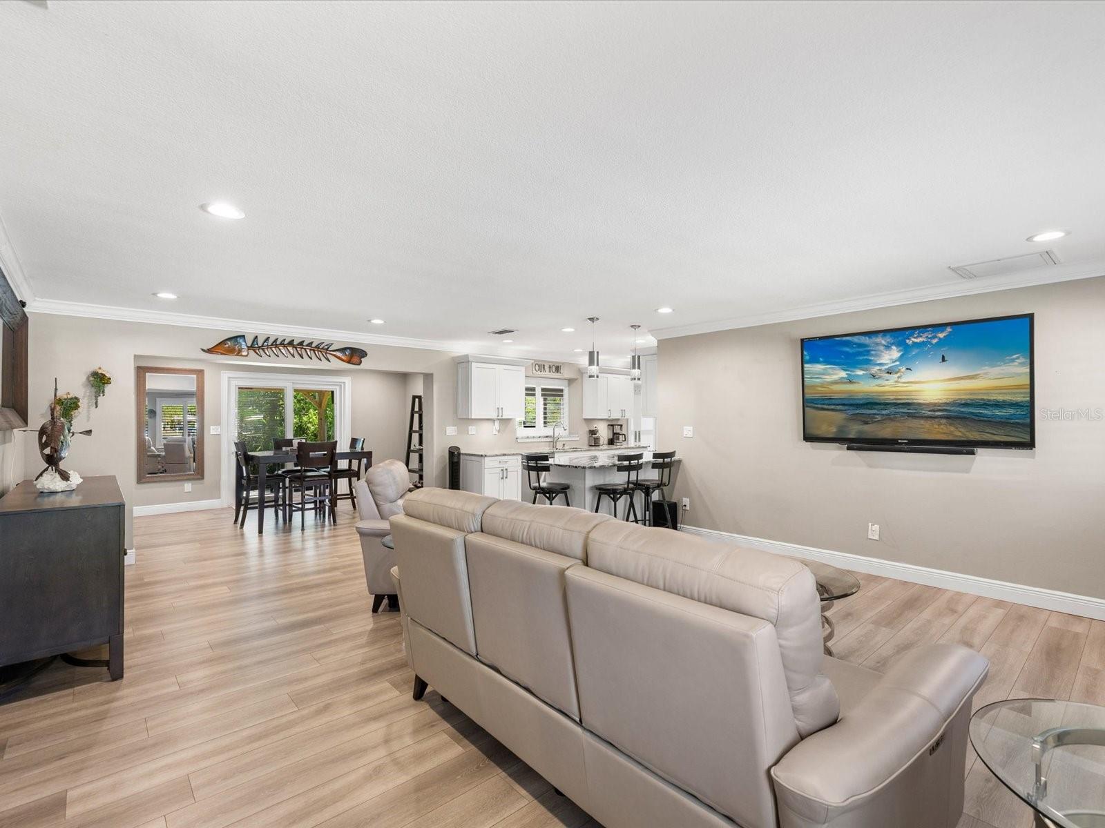 Image 5 of 37 For 1405 Embassy Drive