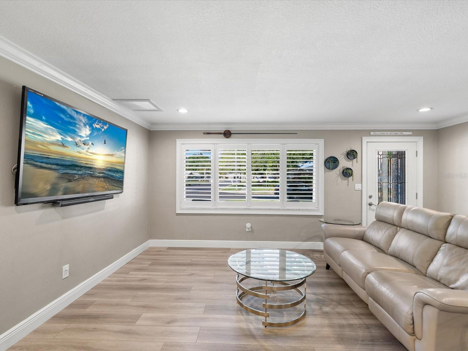 Image 6 of 37 For 1405 Embassy Drive