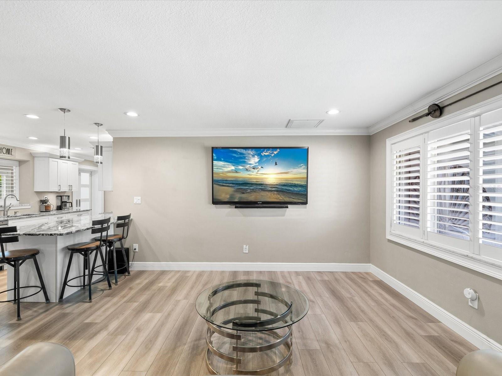 Image 7 of 37 For 1405 Embassy Drive