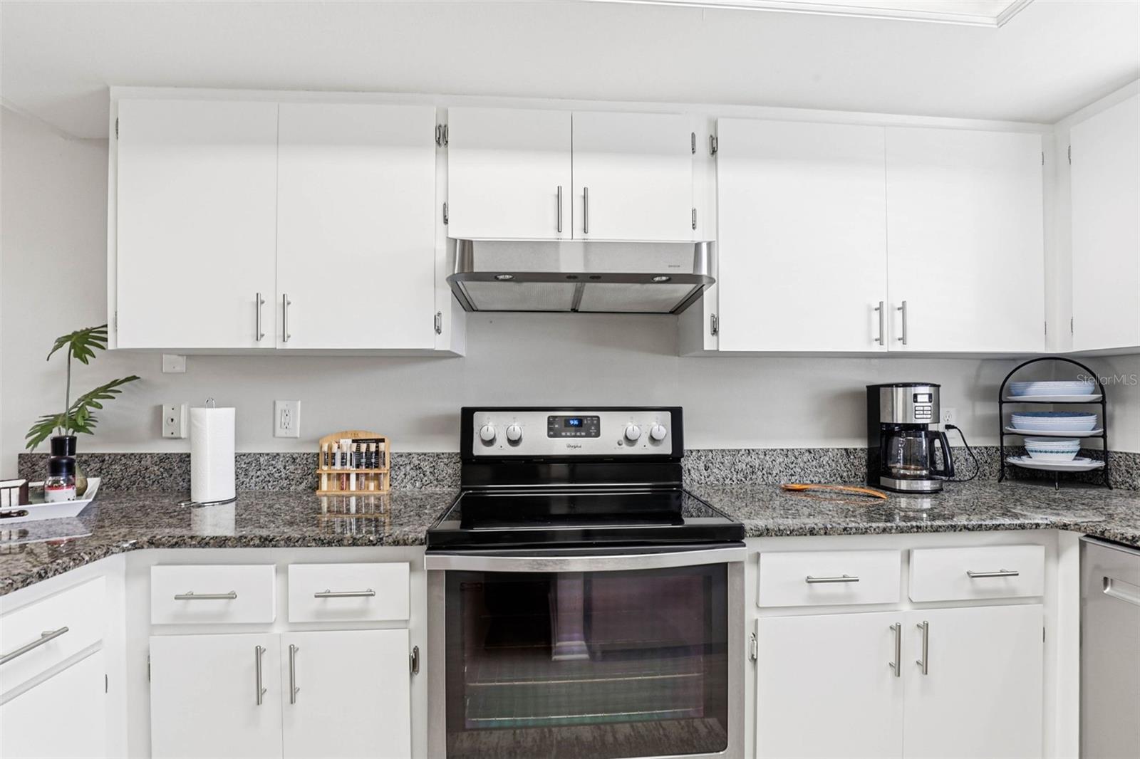 Image 10 of 56 For 101 Lake Avenue Ne 215