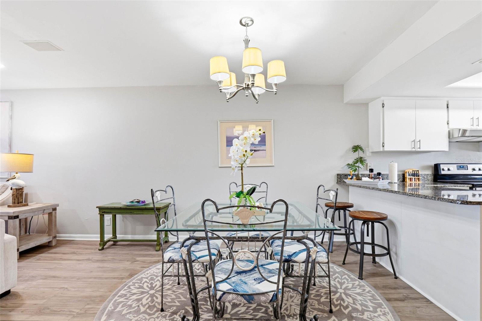 Image 13 of 56 For 101 Lake Avenue Ne 215