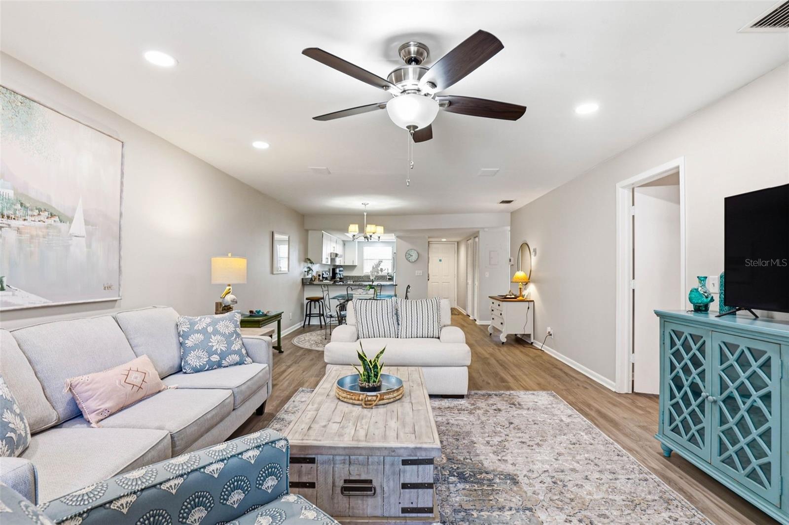 Image 16 of 56 For 101 Lake Avenue Ne 215