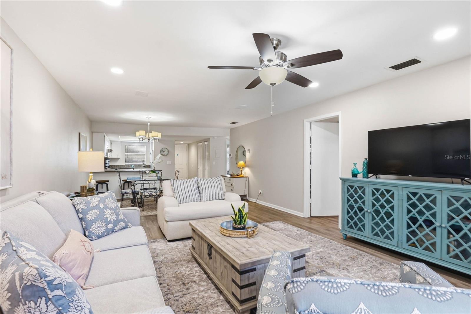 Image 17 of 56 For 101 Lake Avenue Ne 215