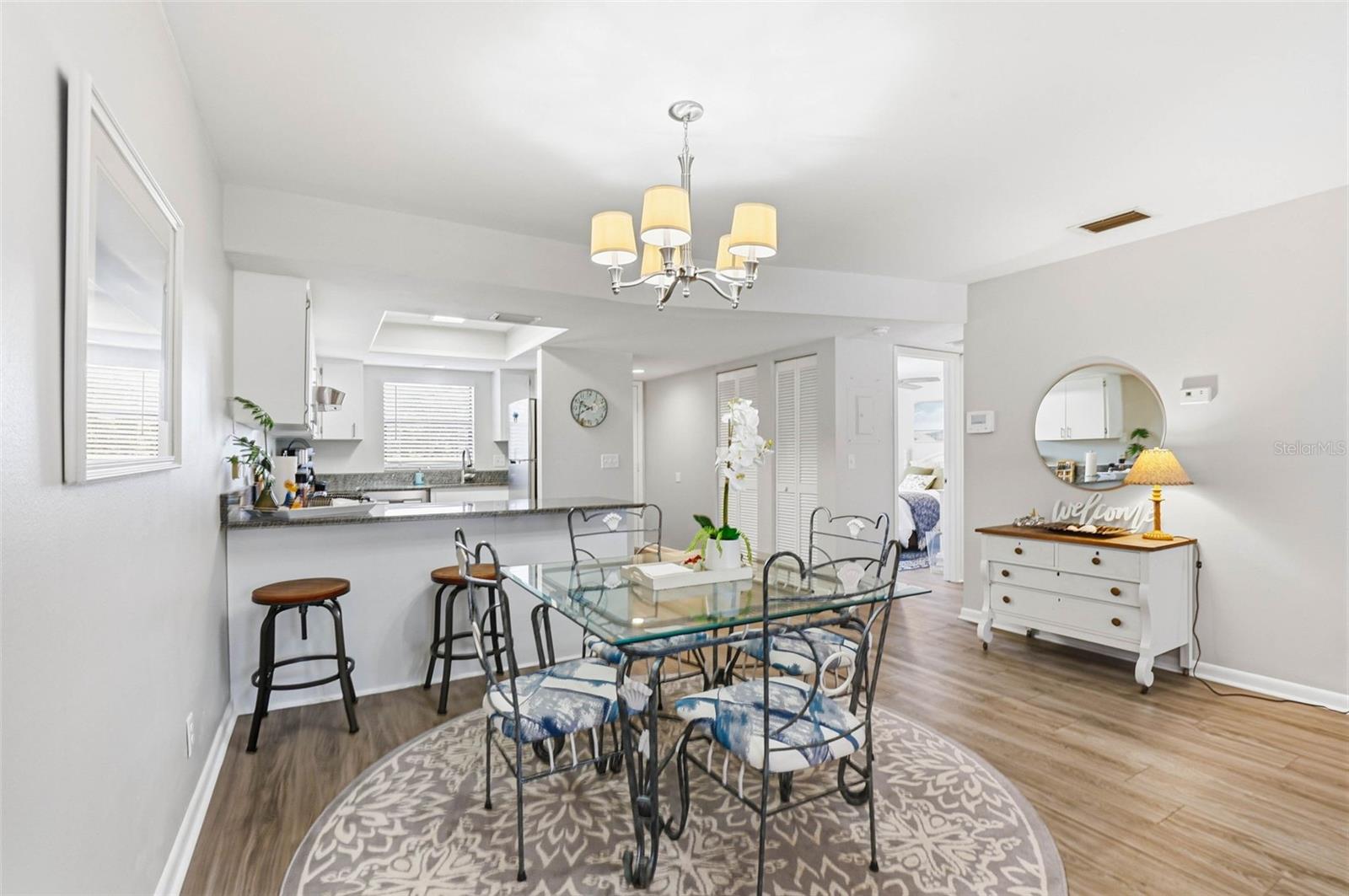 Image 23 of 56 For 101 Lake Avenue Ne 215