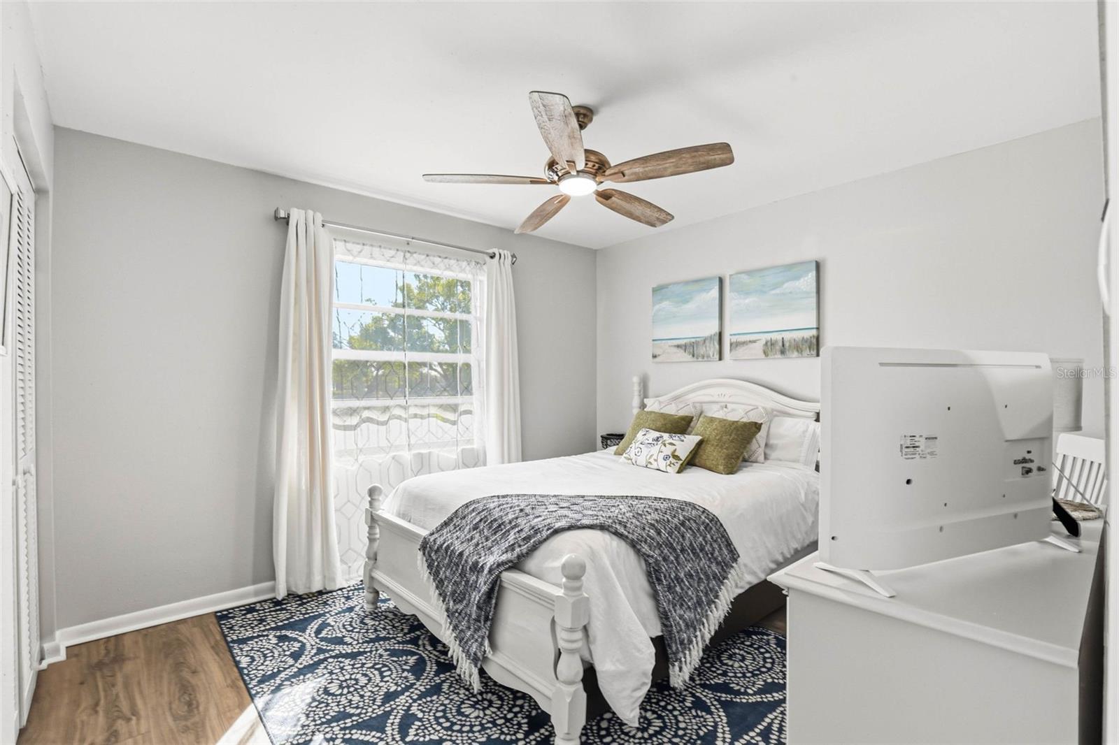 Image 26 of 56 For 101 Lake Avenue Ne 215