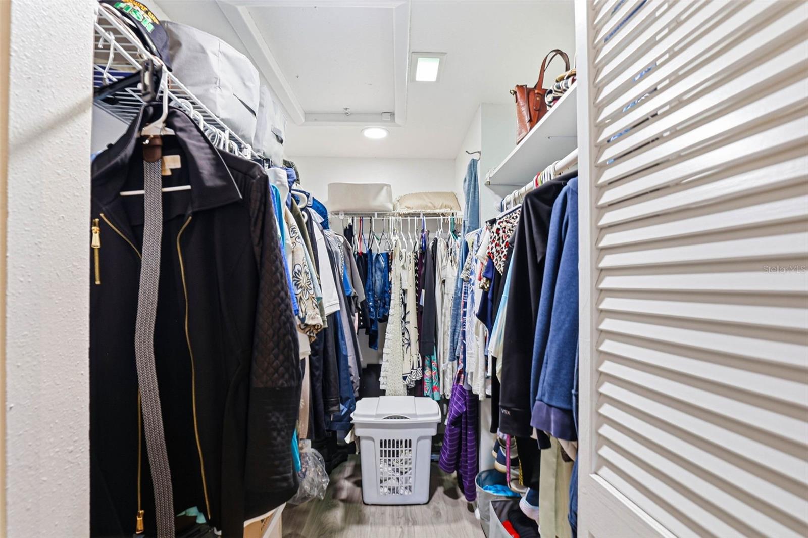 Image 36 of 56 For 101 Lake Avenue Ne 215