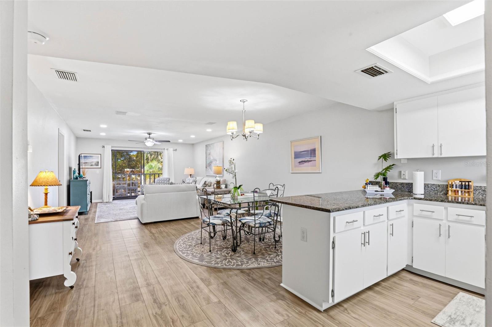 Image 4 of 56 For 101 Lake Avenue Ne 215