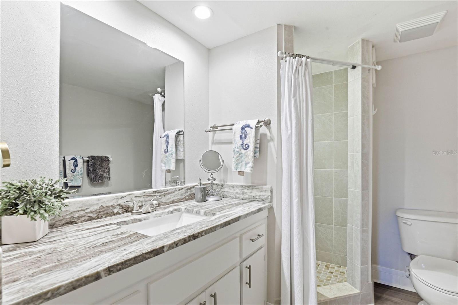 Image 40 of 56 For 101 Lake Avenue Ne 215