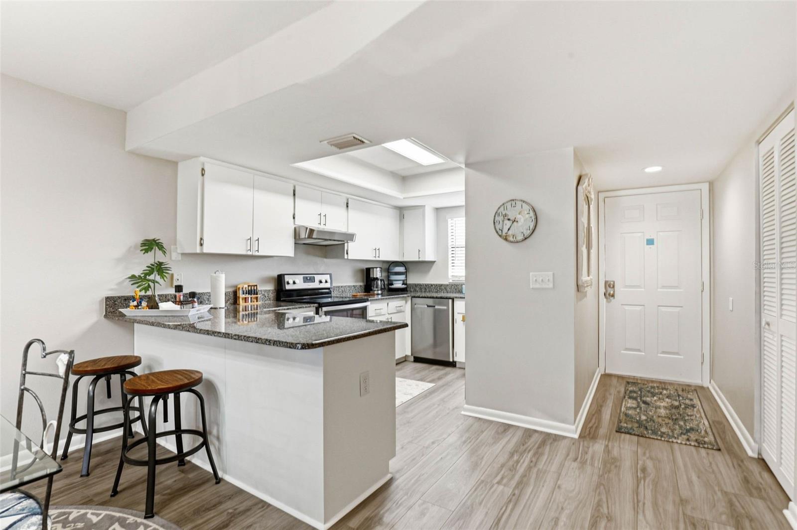 Image 5 of 56 For 101 Lake Avenue Ne 215