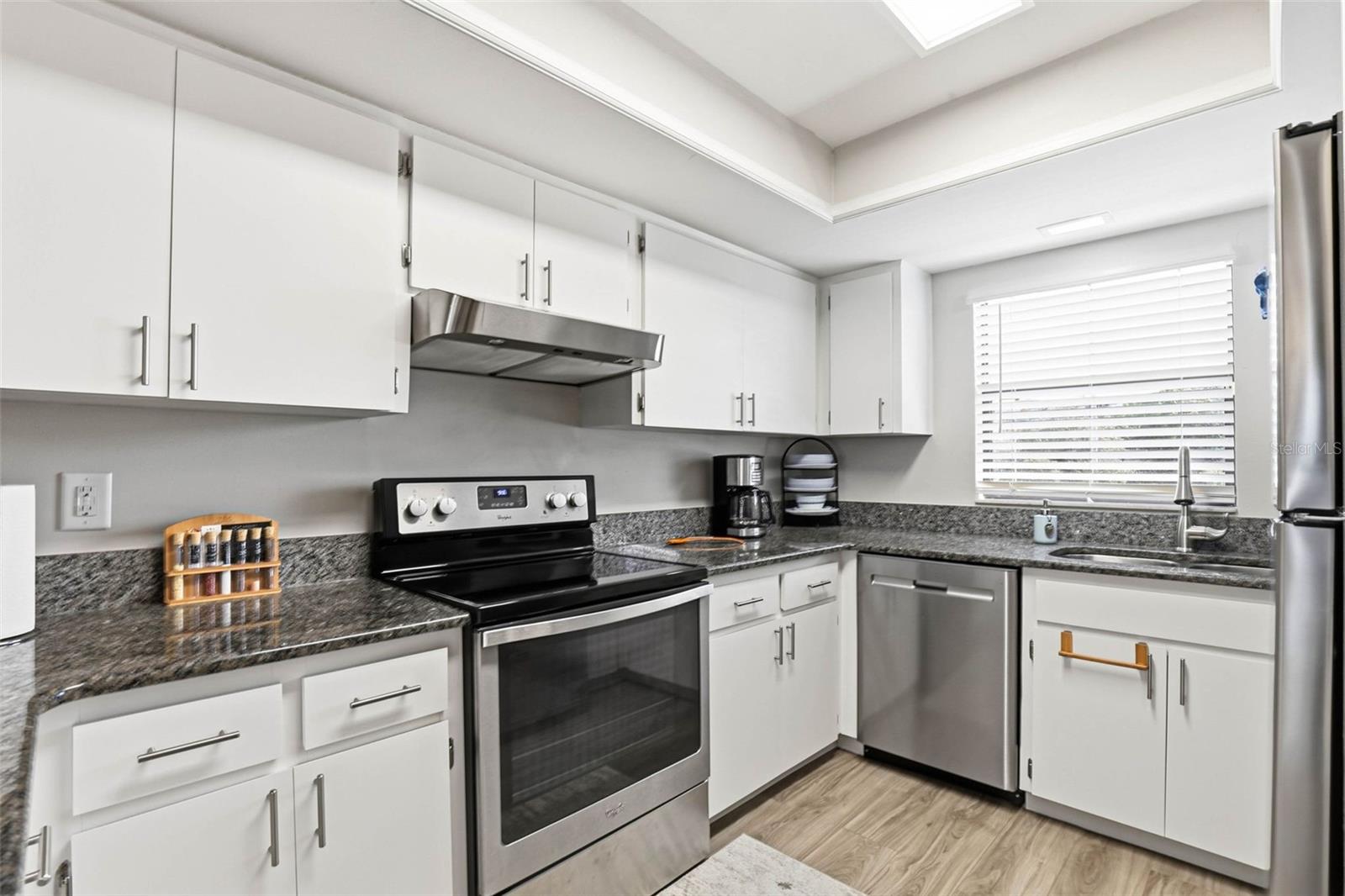 Image 8 of 56 For 101 Lake Avenue Ne 215