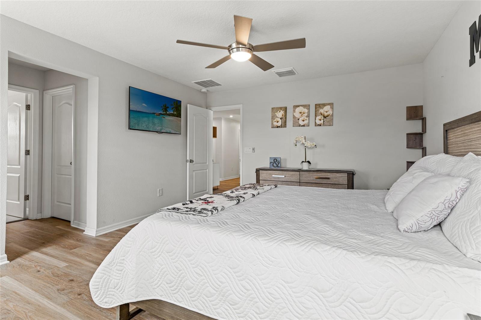 Image 18 of 51 For 10480 Hawks Landing Drive