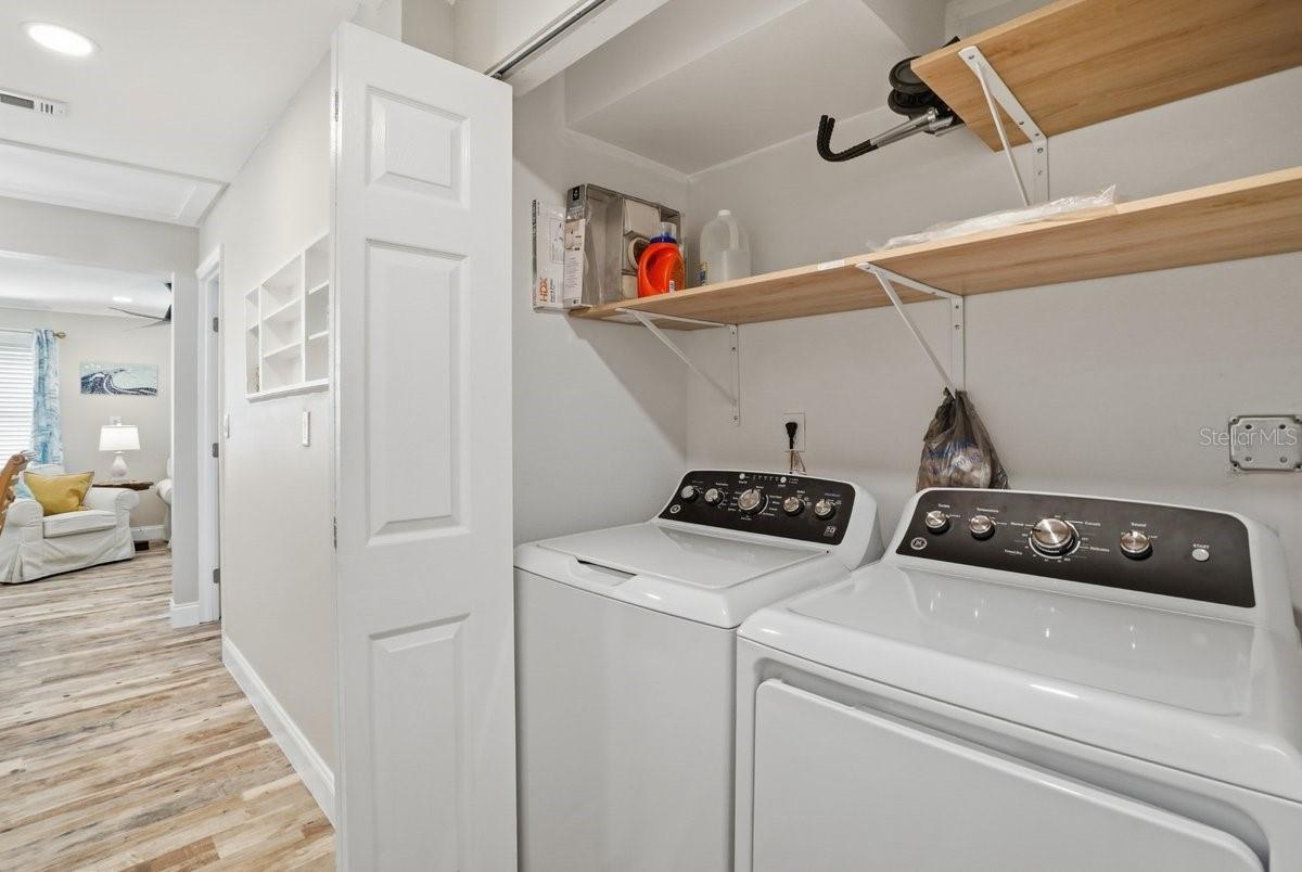 Image 16 of 32 For 118 92nd Avenue