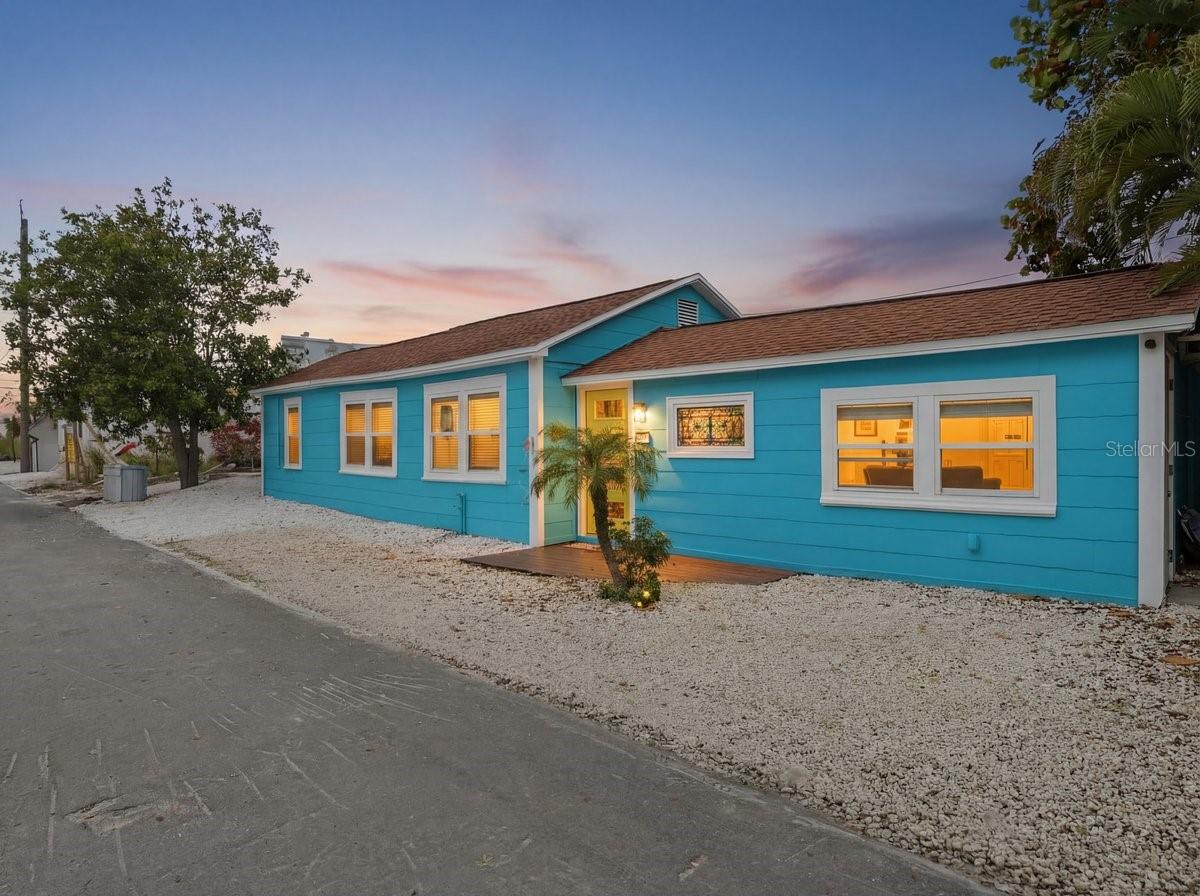 Image 2 of 32 For 118 92nd Avenue