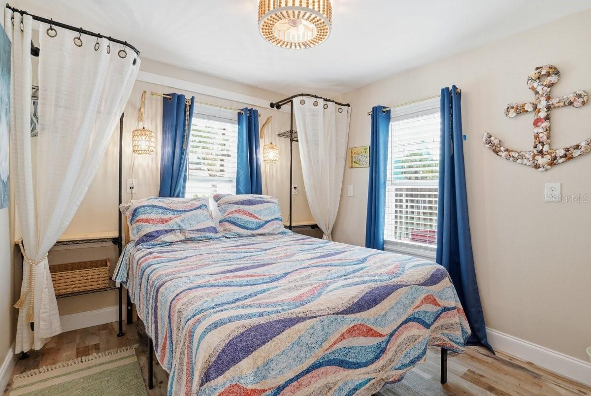 Image 9 of 32 For 118 92nd Avenue