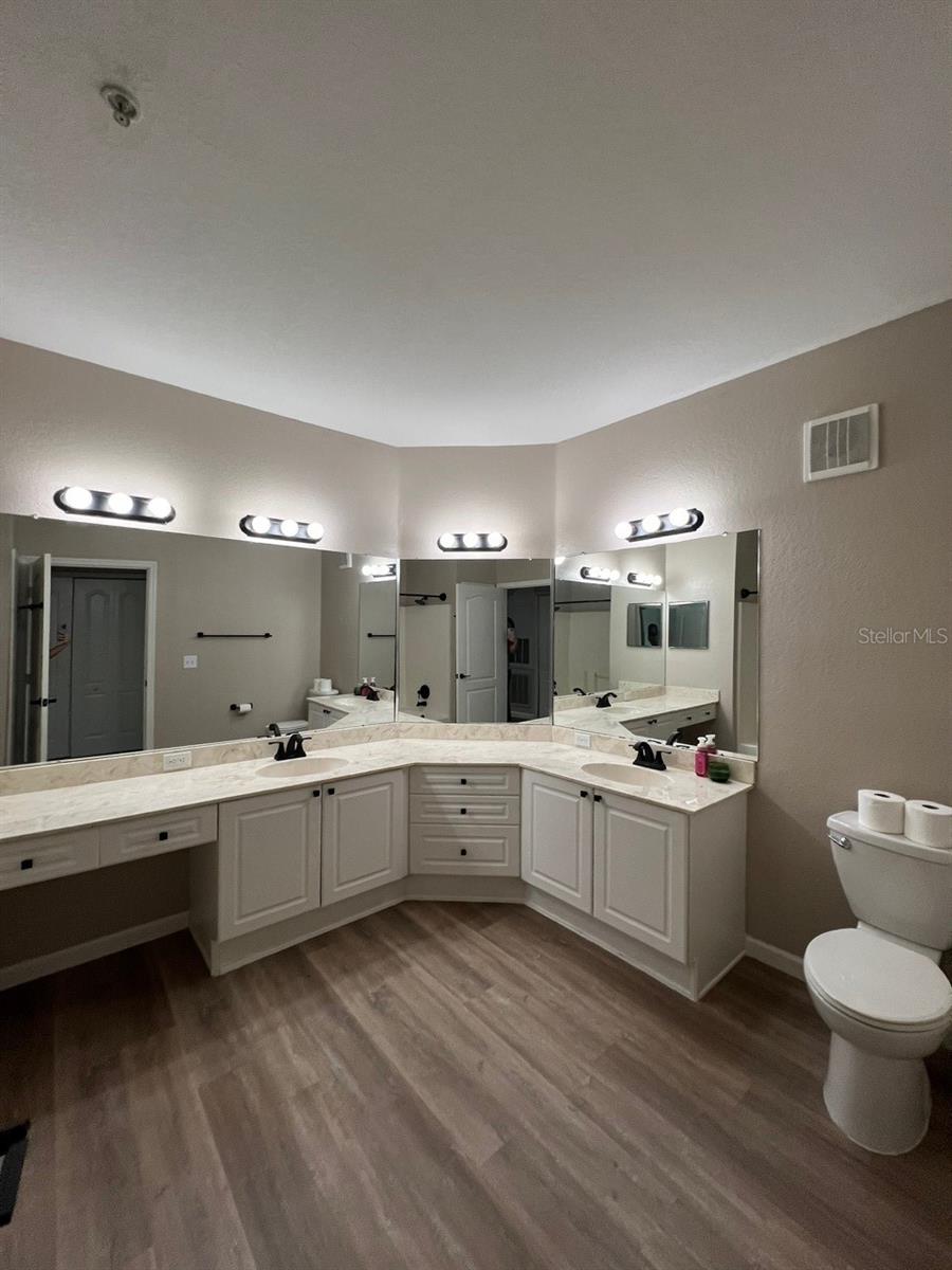 Image 21 of 37 For 2725 Via Cipriani  722a