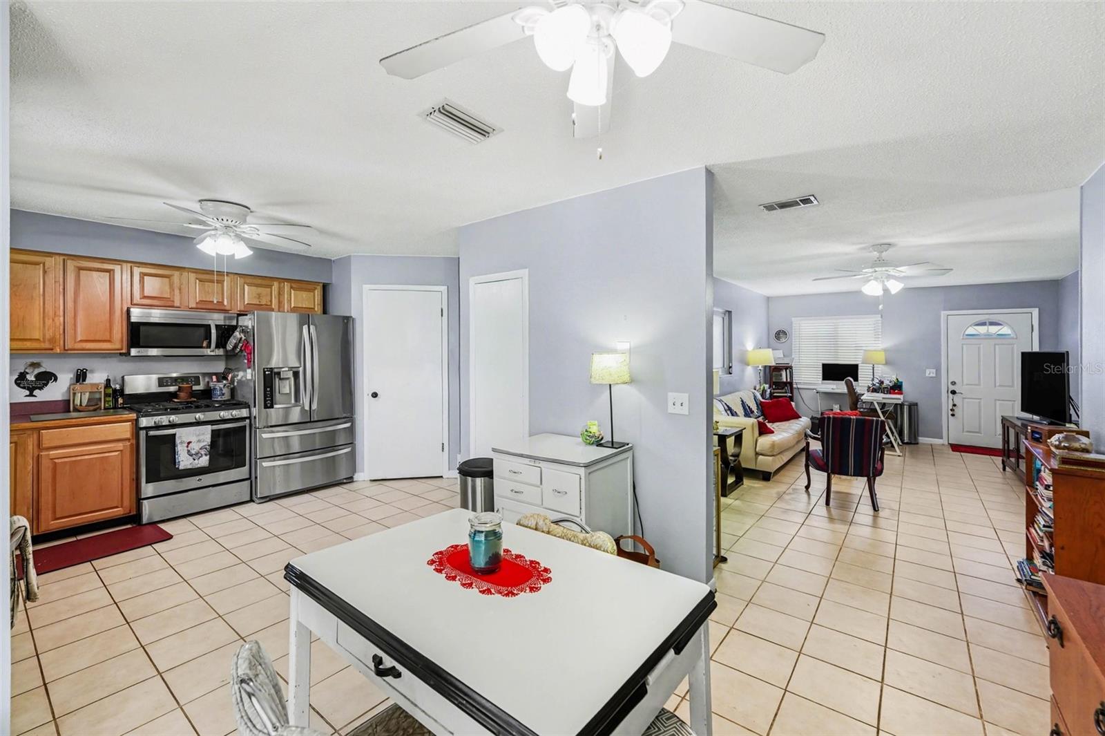 Image 5 of 11 For 5045 Lily Street N