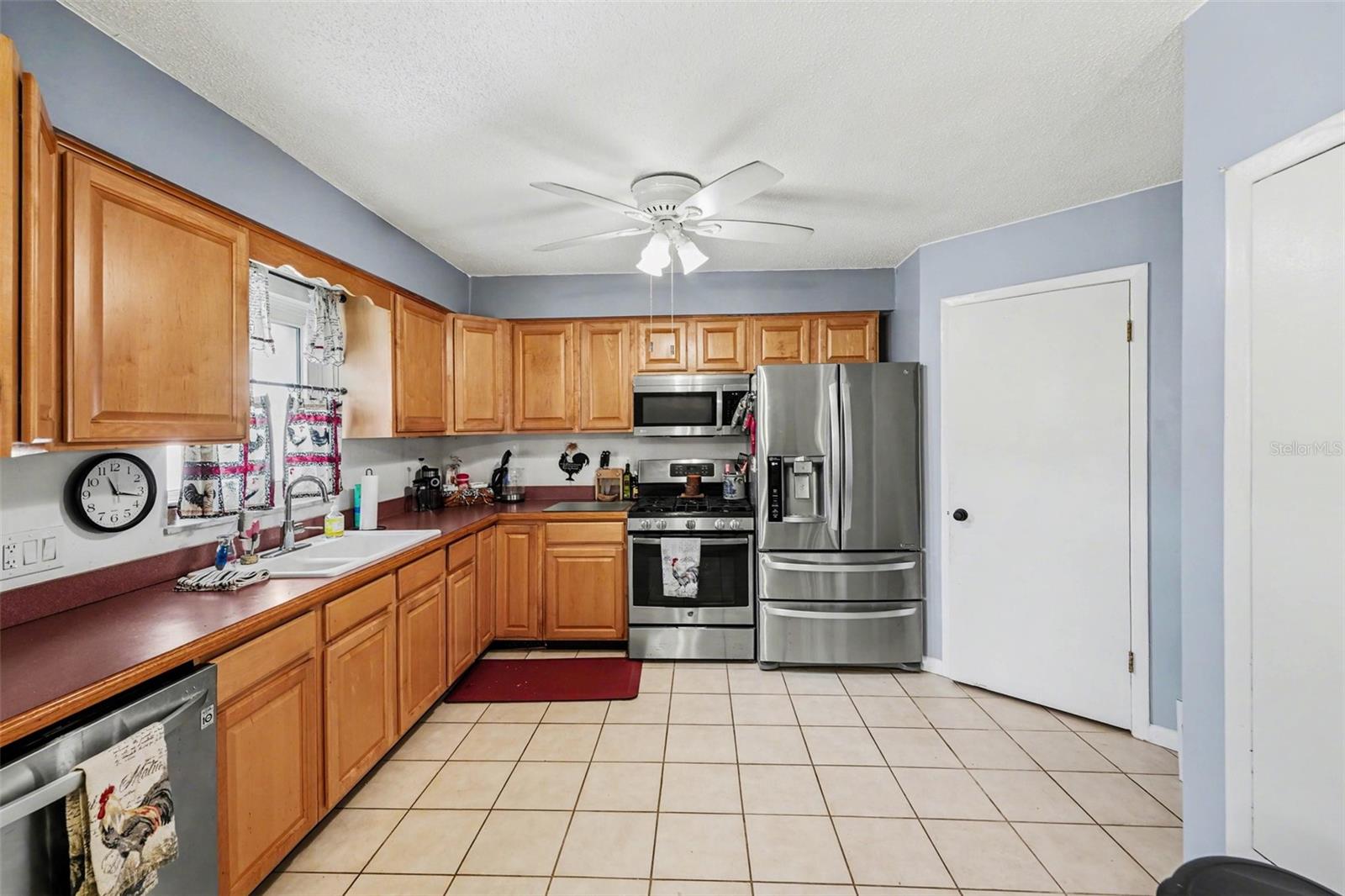 Image 6 of 11 For 5045 Lily Street N