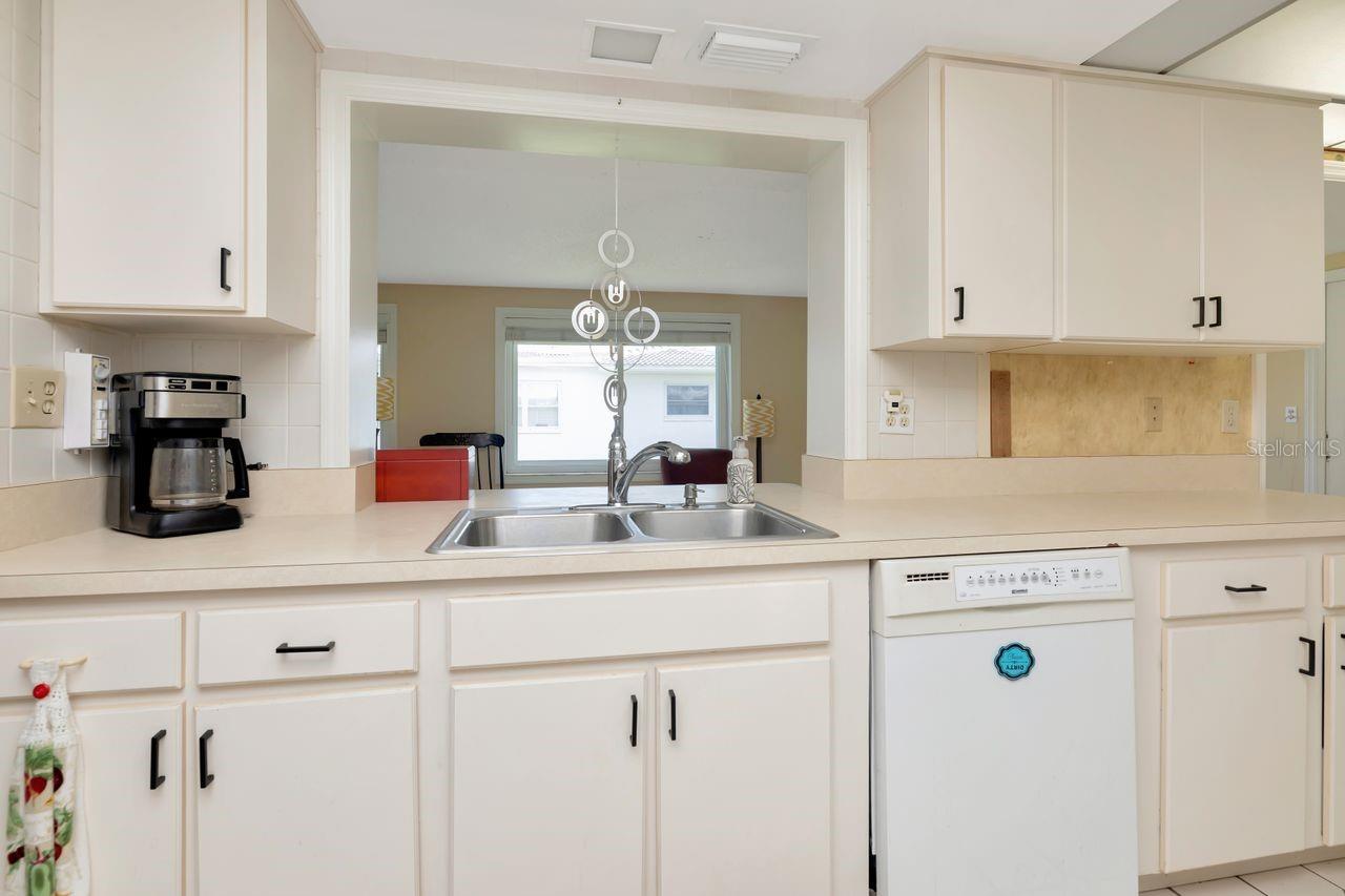 Image 17 of 49 For 10153 44th Street N 2