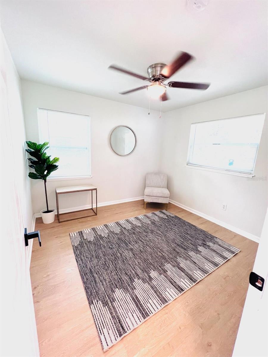 Listing photo id 8 for 1300 21st Street S