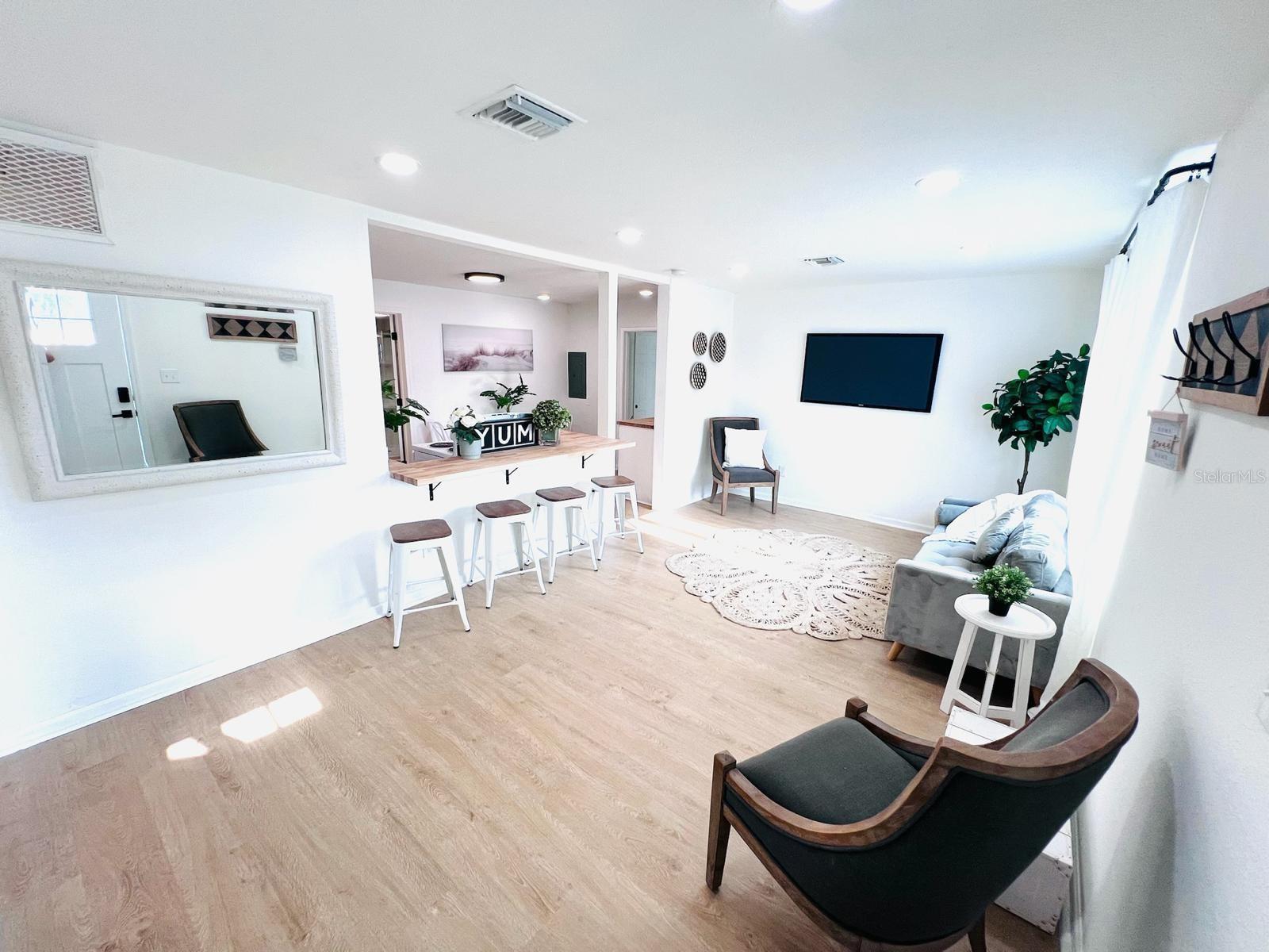 Listing photo id 1 for 1300 21st Street S