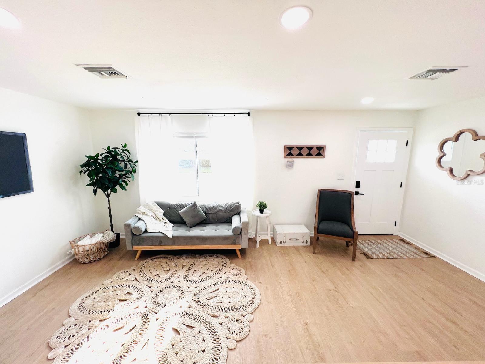 Listing photo id 2 for 1300 21st Street S