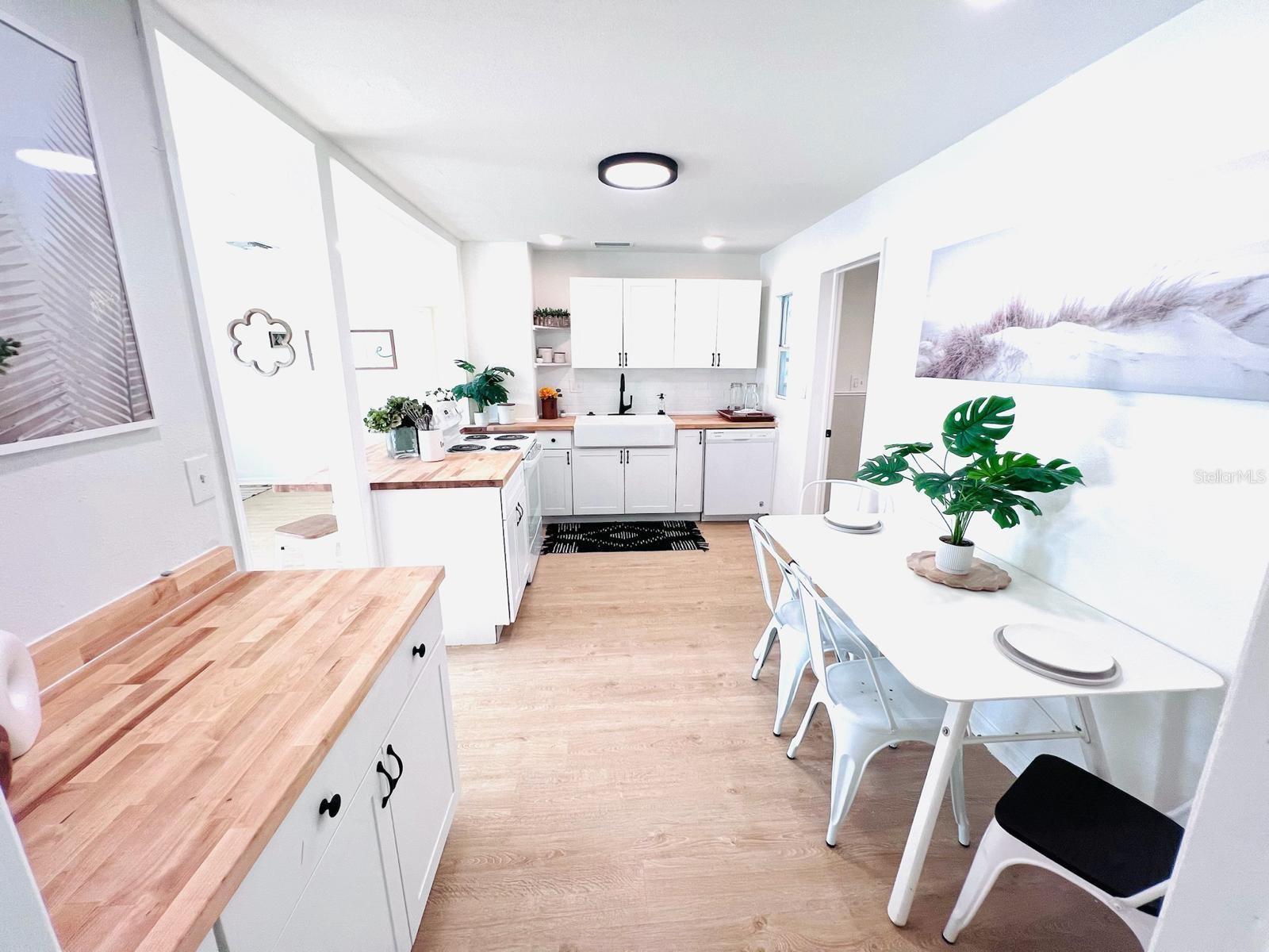 Listing photo id 6 for 1300 21st Street S