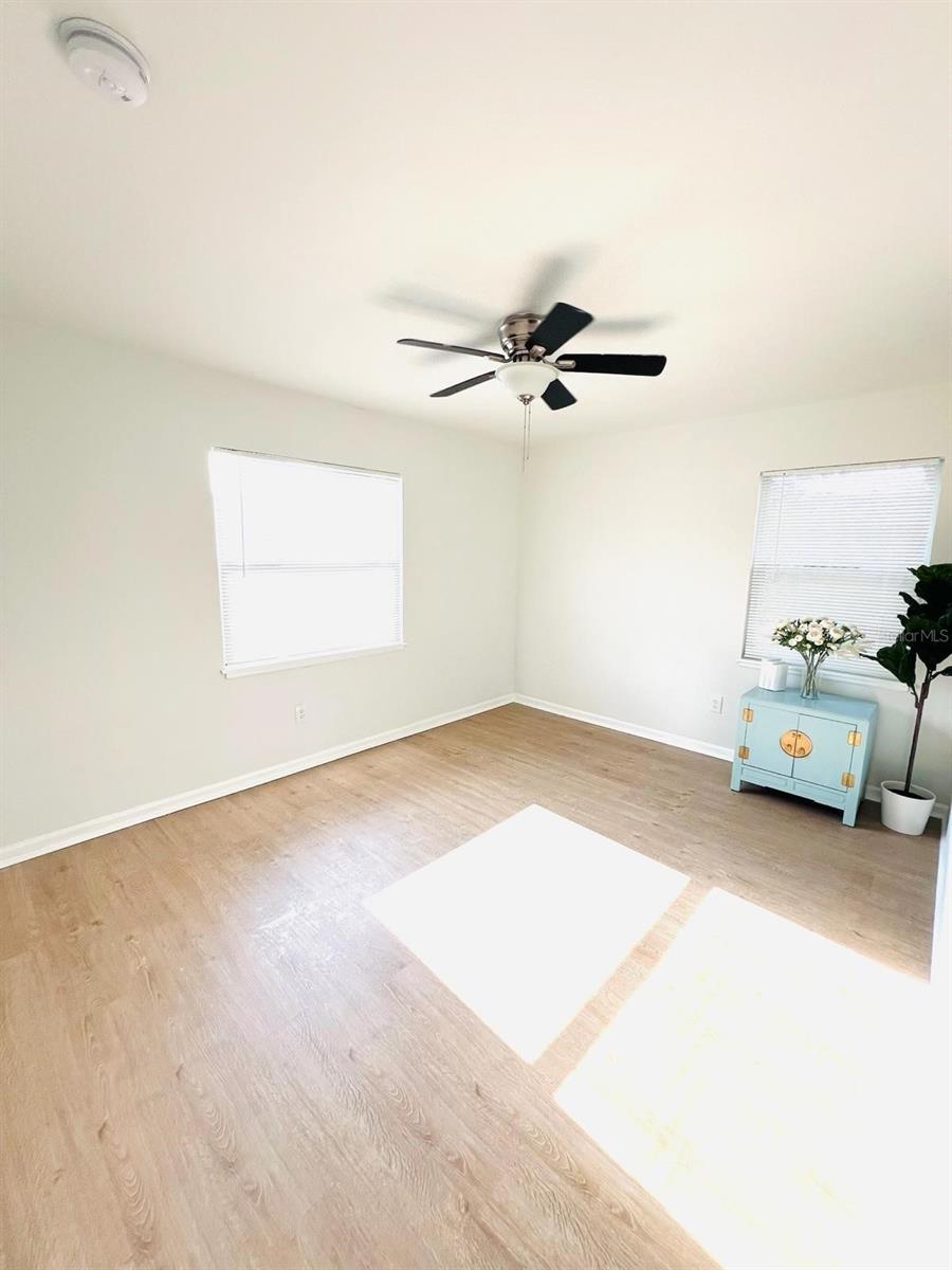 Listing photo id 7 for 1300 21st Street S