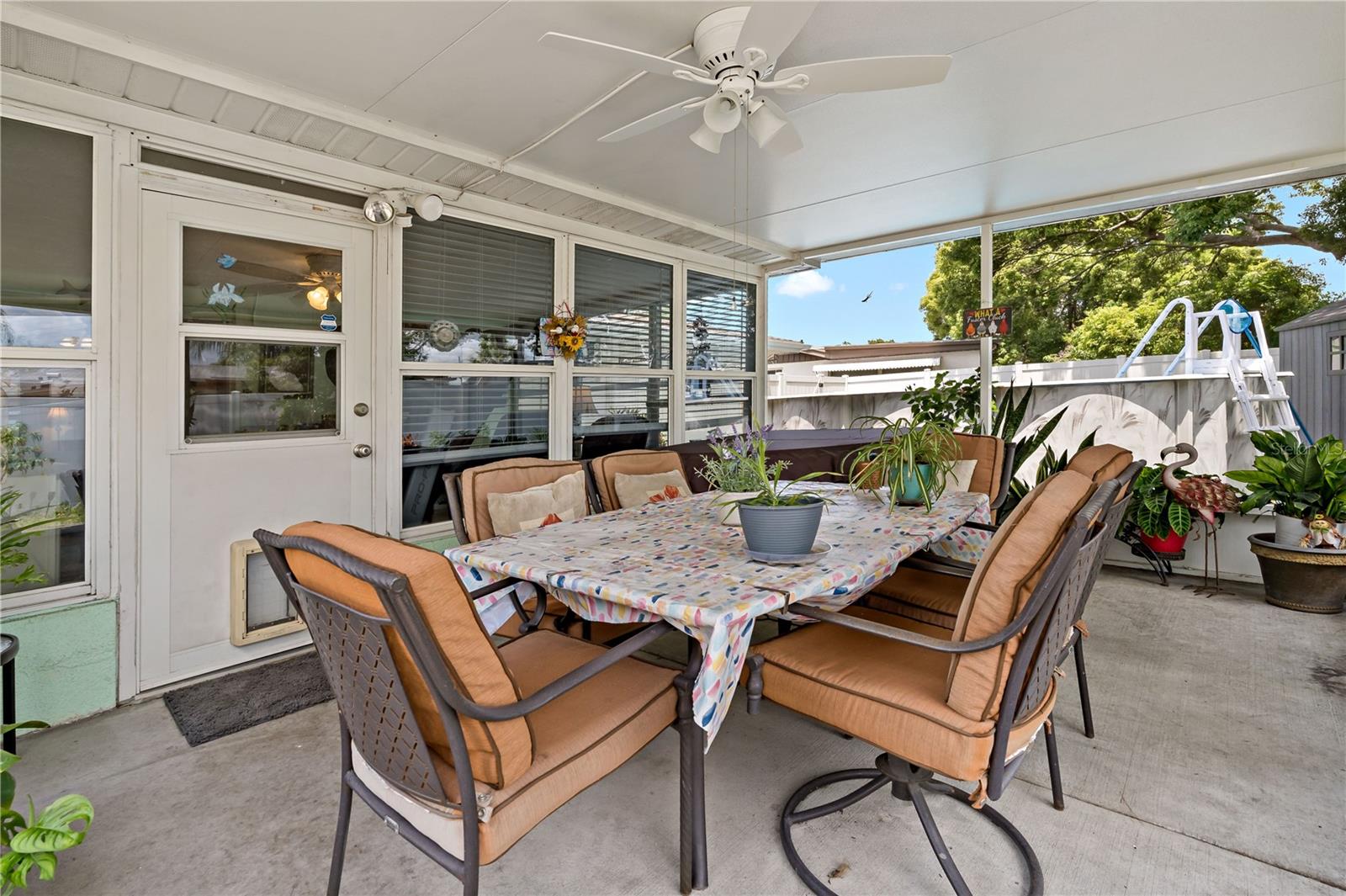 Listing photo id 14 for 7924 Datura Ln.