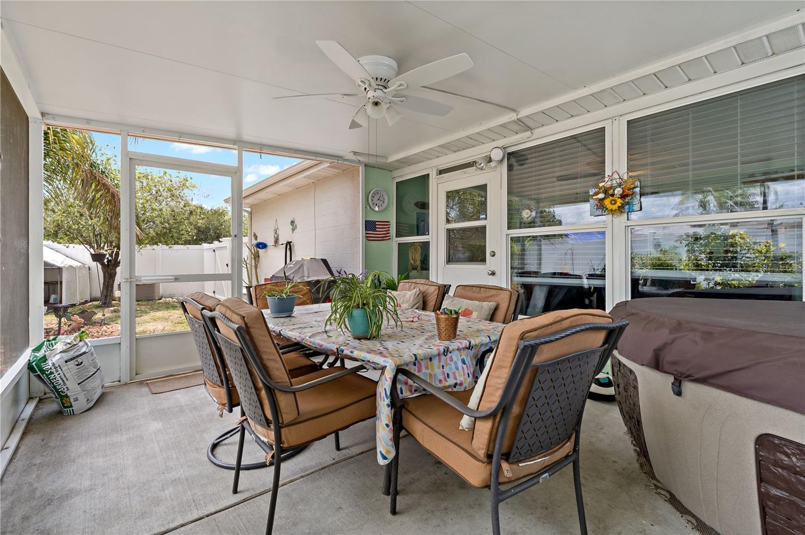Listing photo id 15 for 7924 Datura Ln.