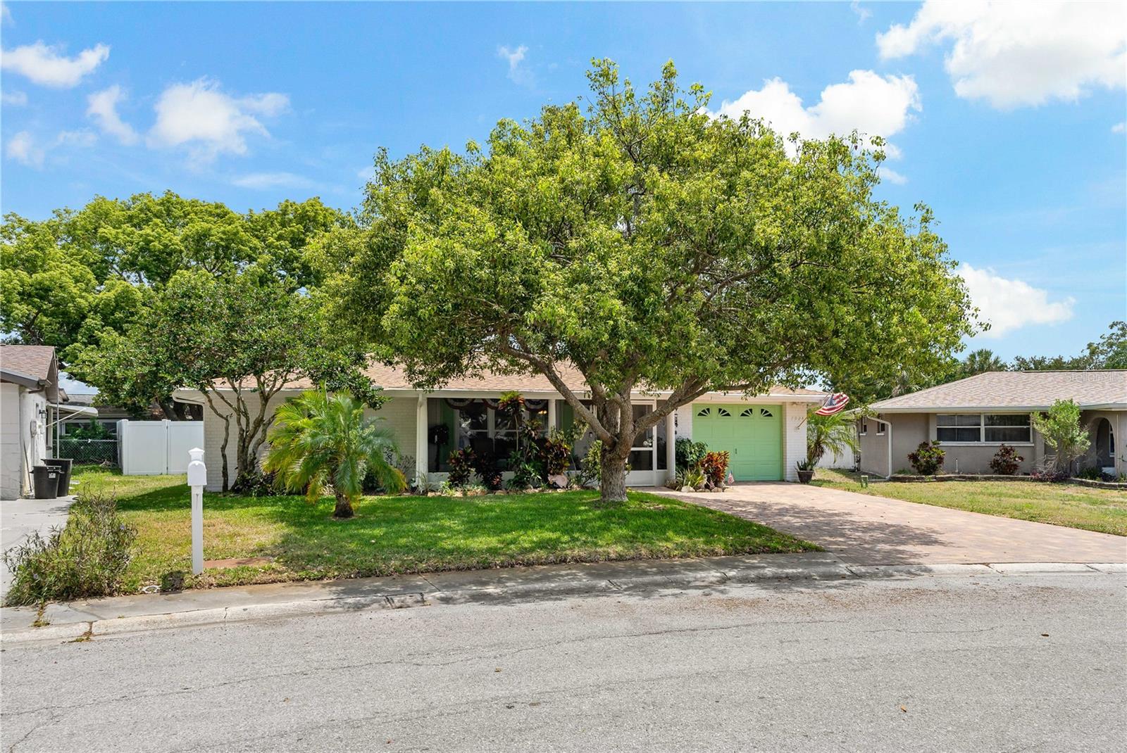 Listing photo id 1 for 7924 Datura Ln.