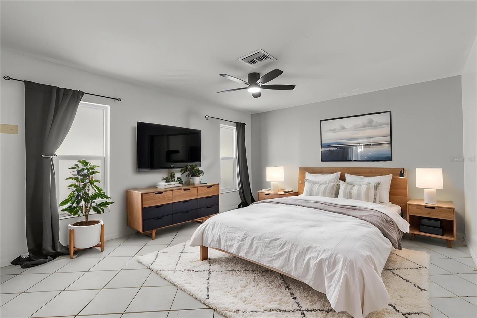 Listing photo id 16 for 9554 86th Avenue