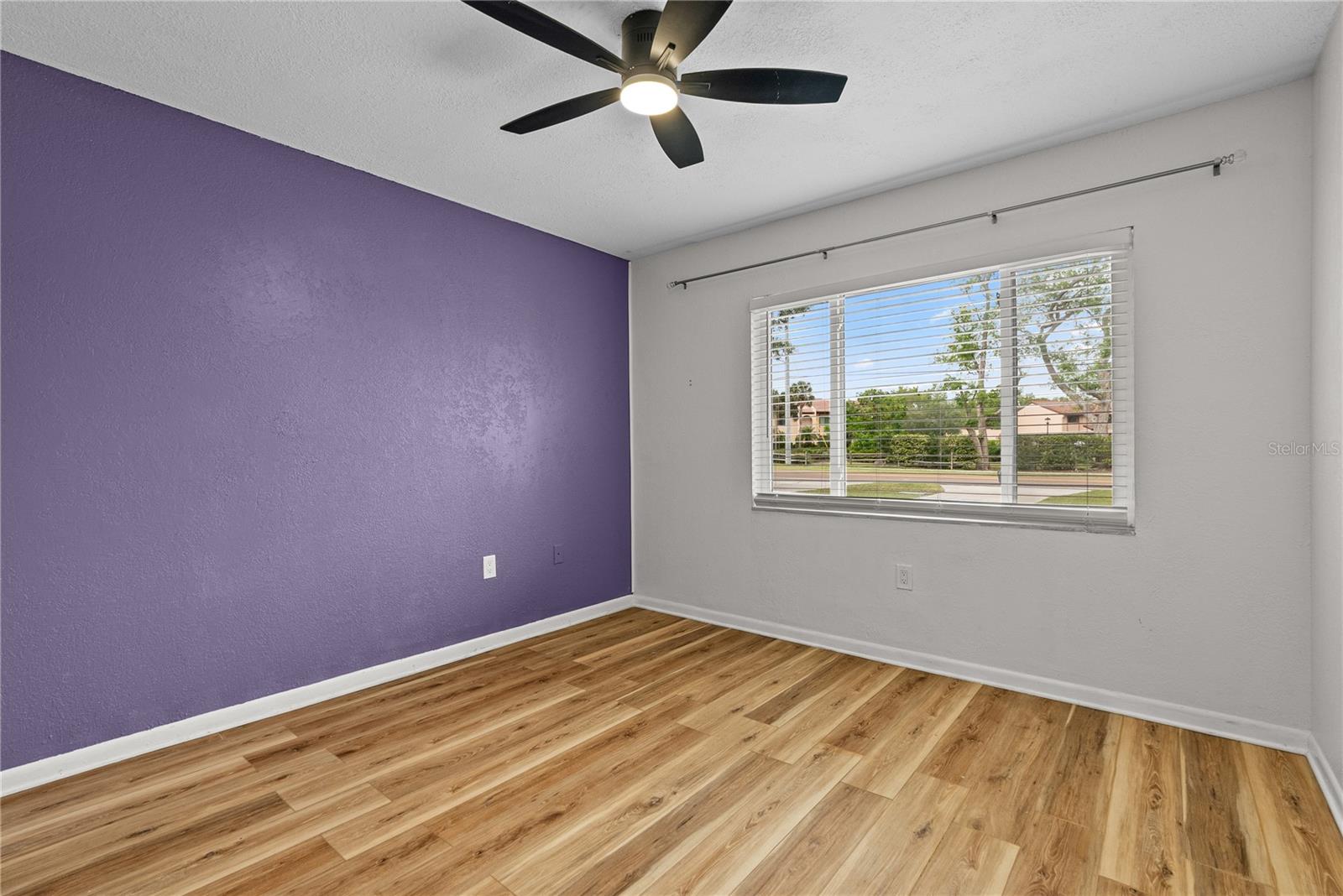 Listing photo id 20 for 9554 86th Avenue