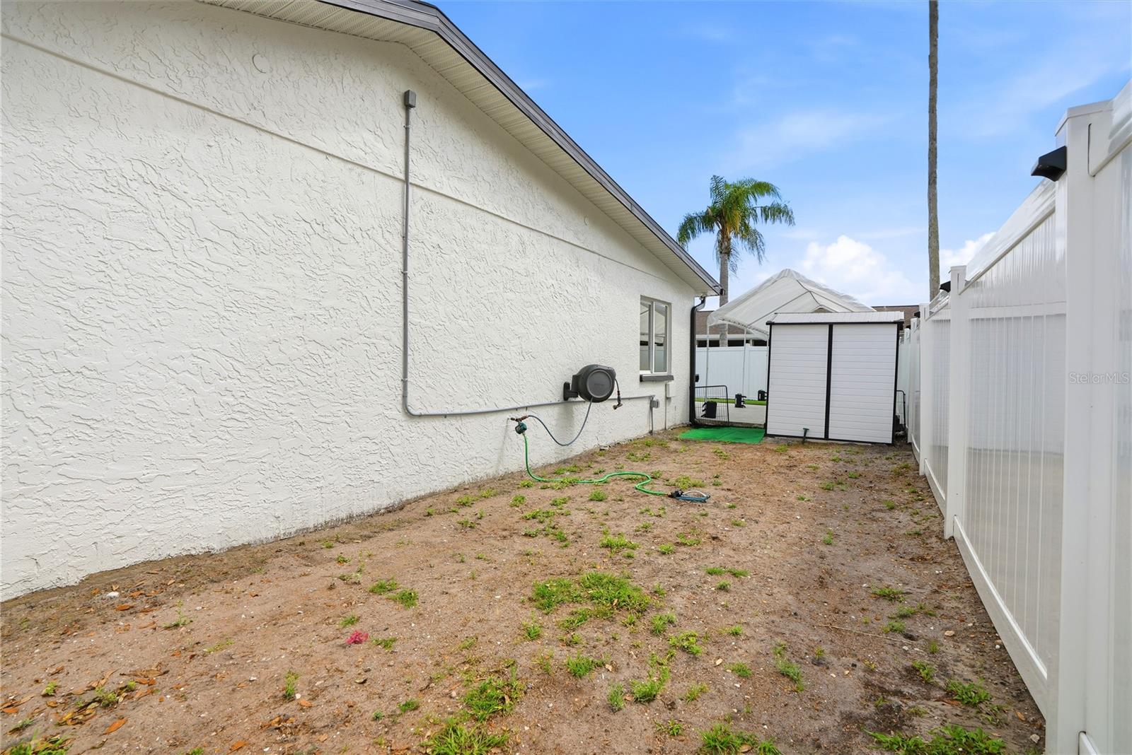 Listing photo id 28 for 9554 86th Avenue