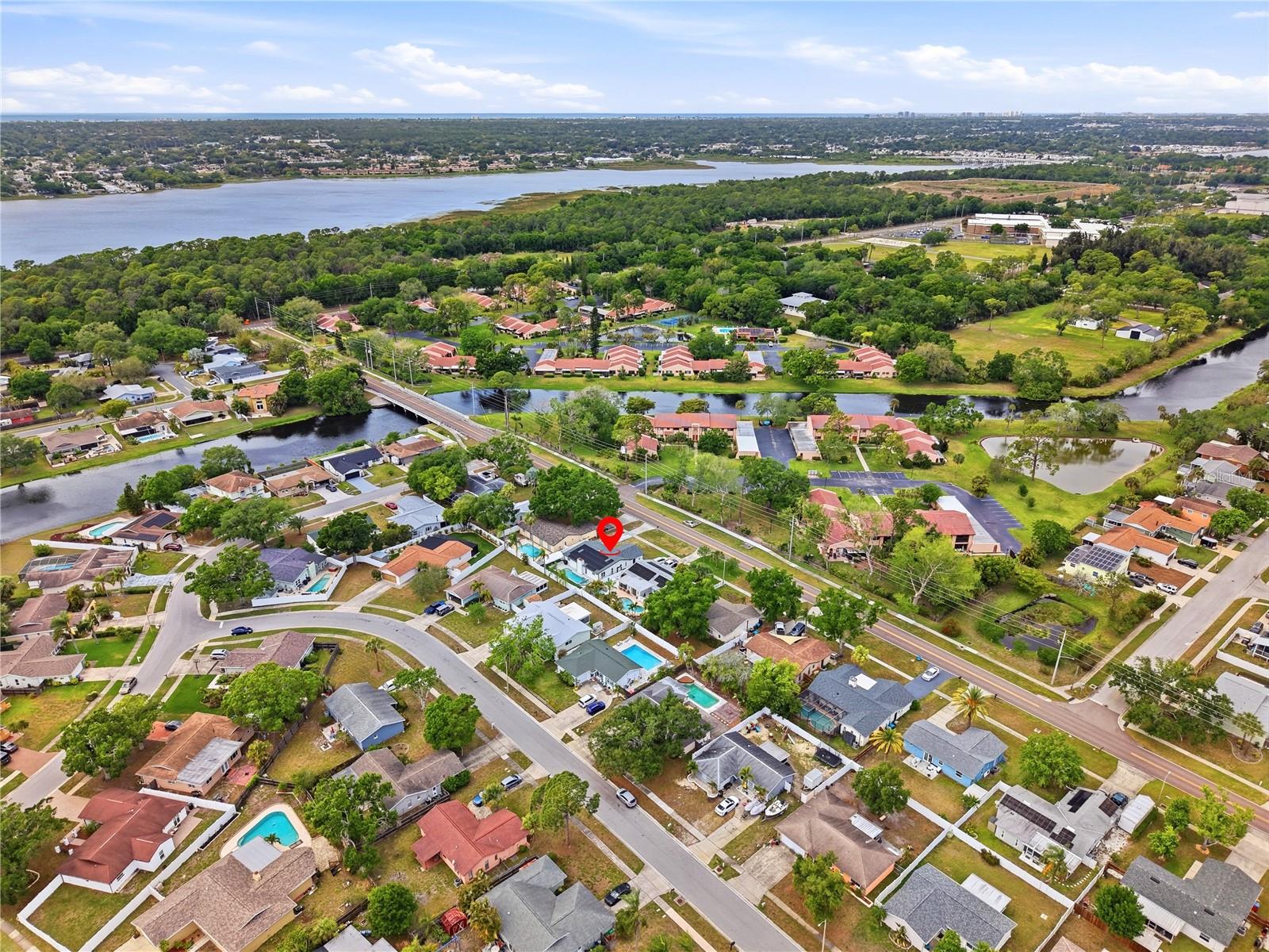 Listing photo id 33 for 9554 86th Avenue