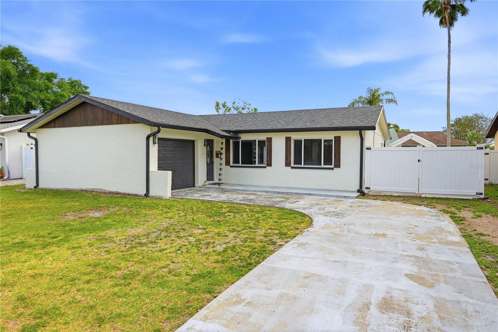 Listing photo id 4 for 9554 86th Avenue