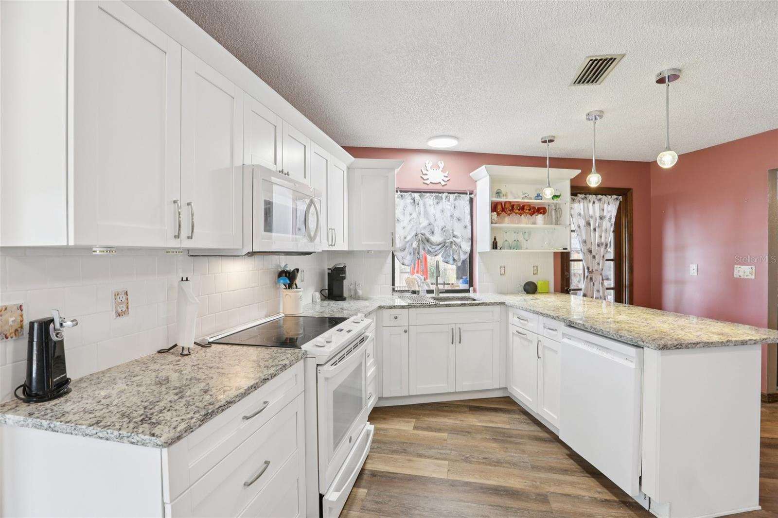 Image 12 of 28 For 366 Leafy Way Ave