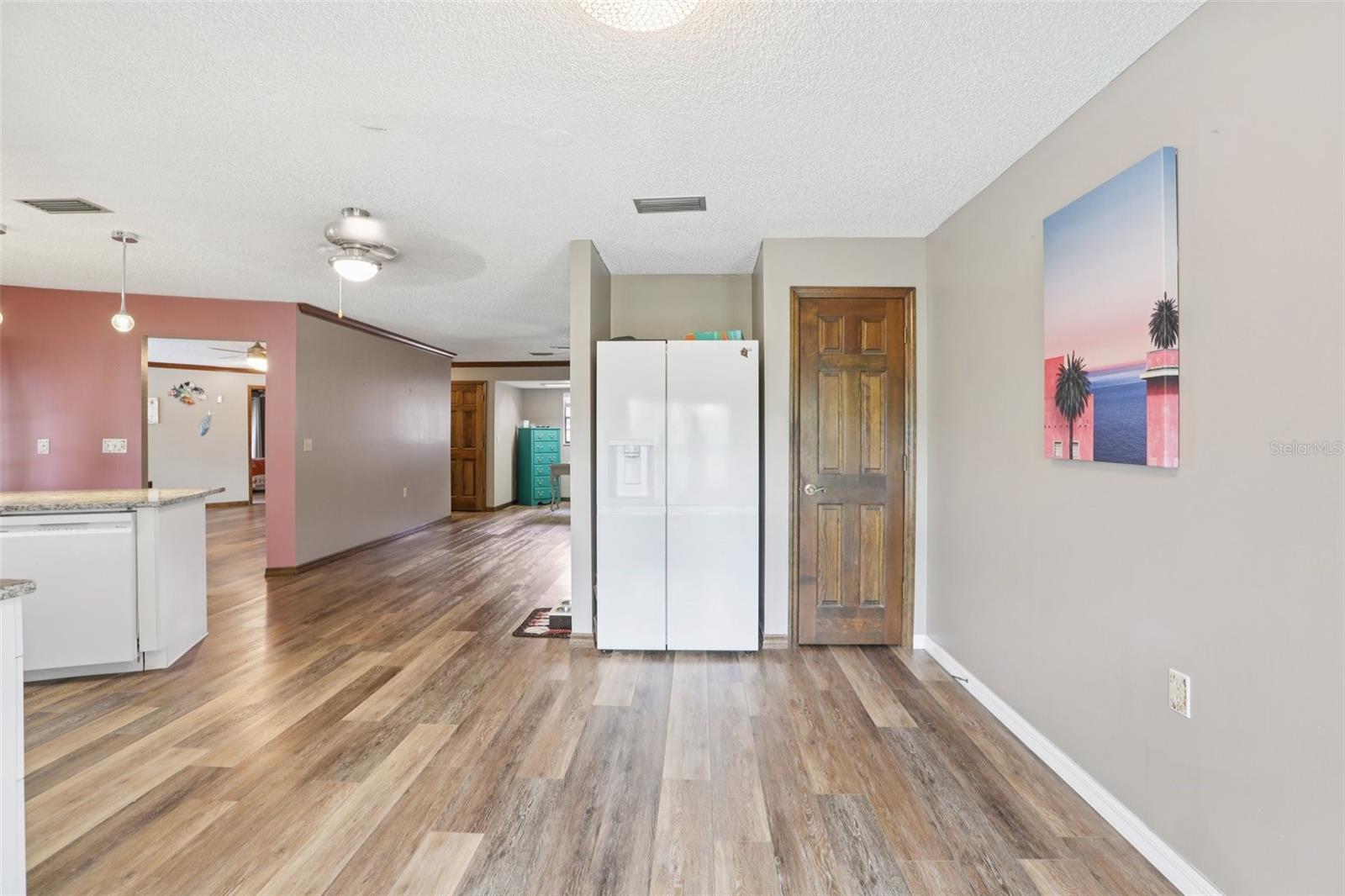 Image 13 of 28 For 366 Leafy Way Ave