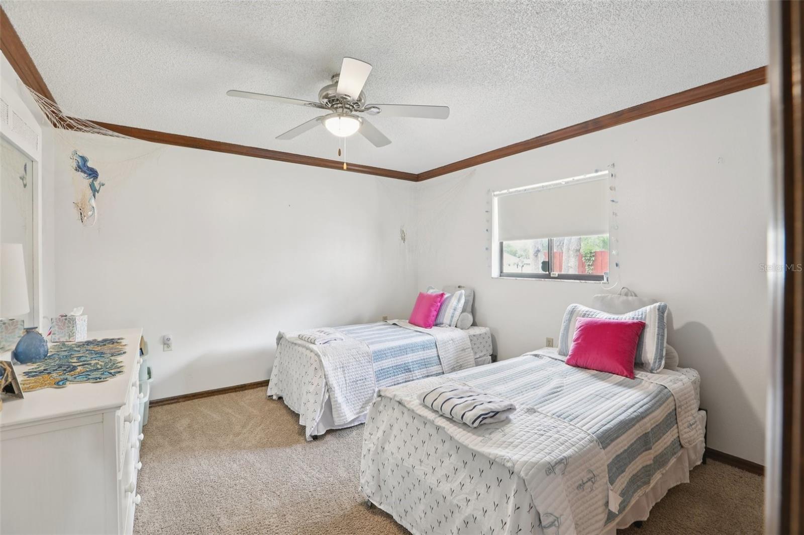 Image 20 of 28 For 366 Leafy Way Ave