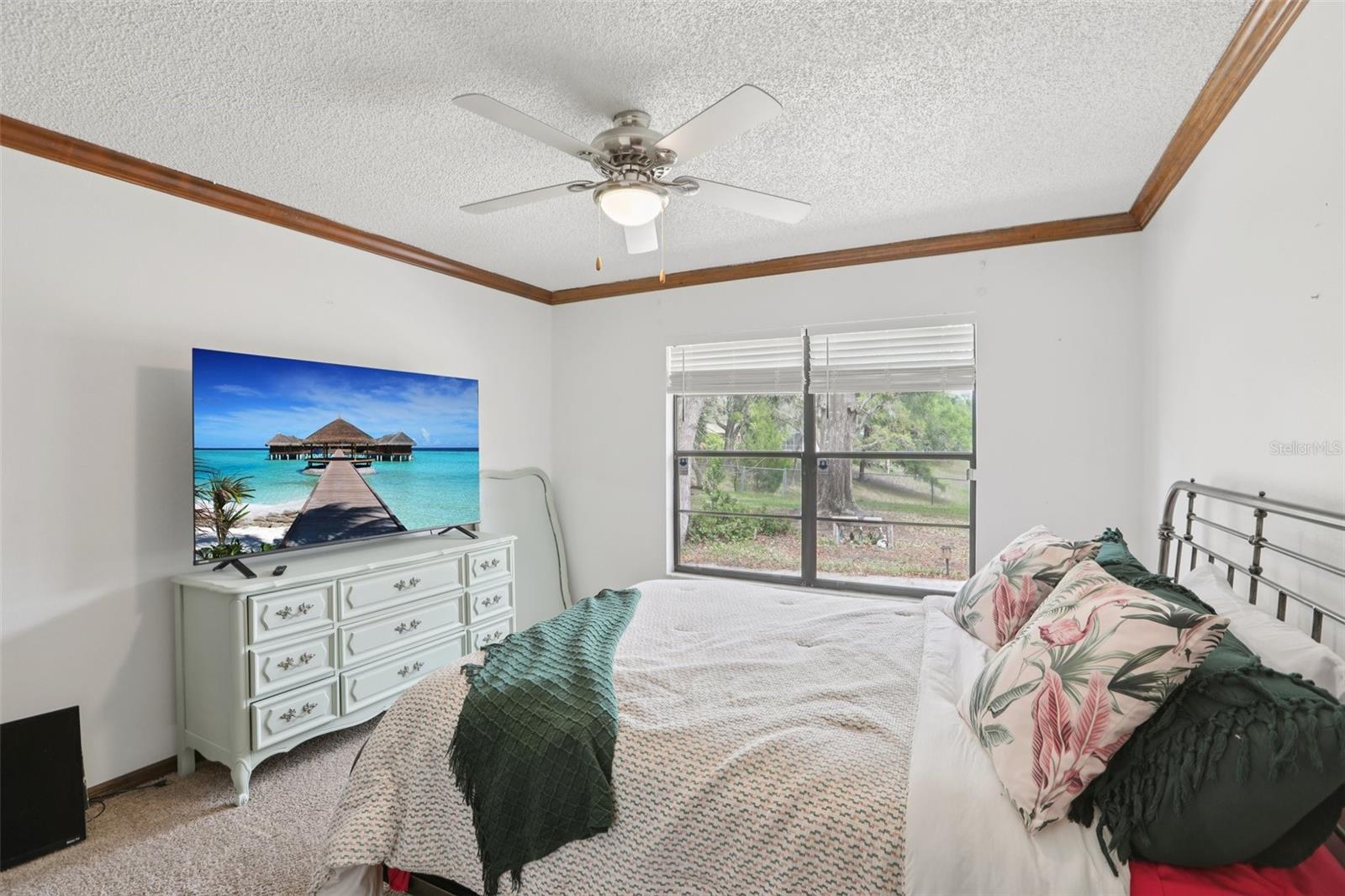 Image 22 of 28 For 366 Leafy Way Ave