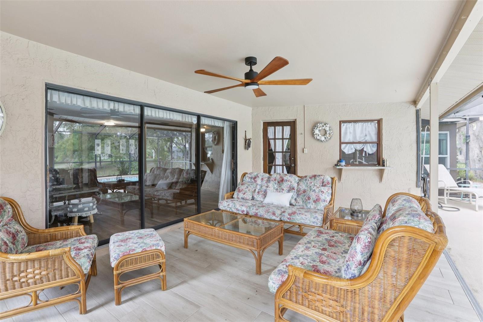 Image 24 of 28 For 366 Leafy Way Ave