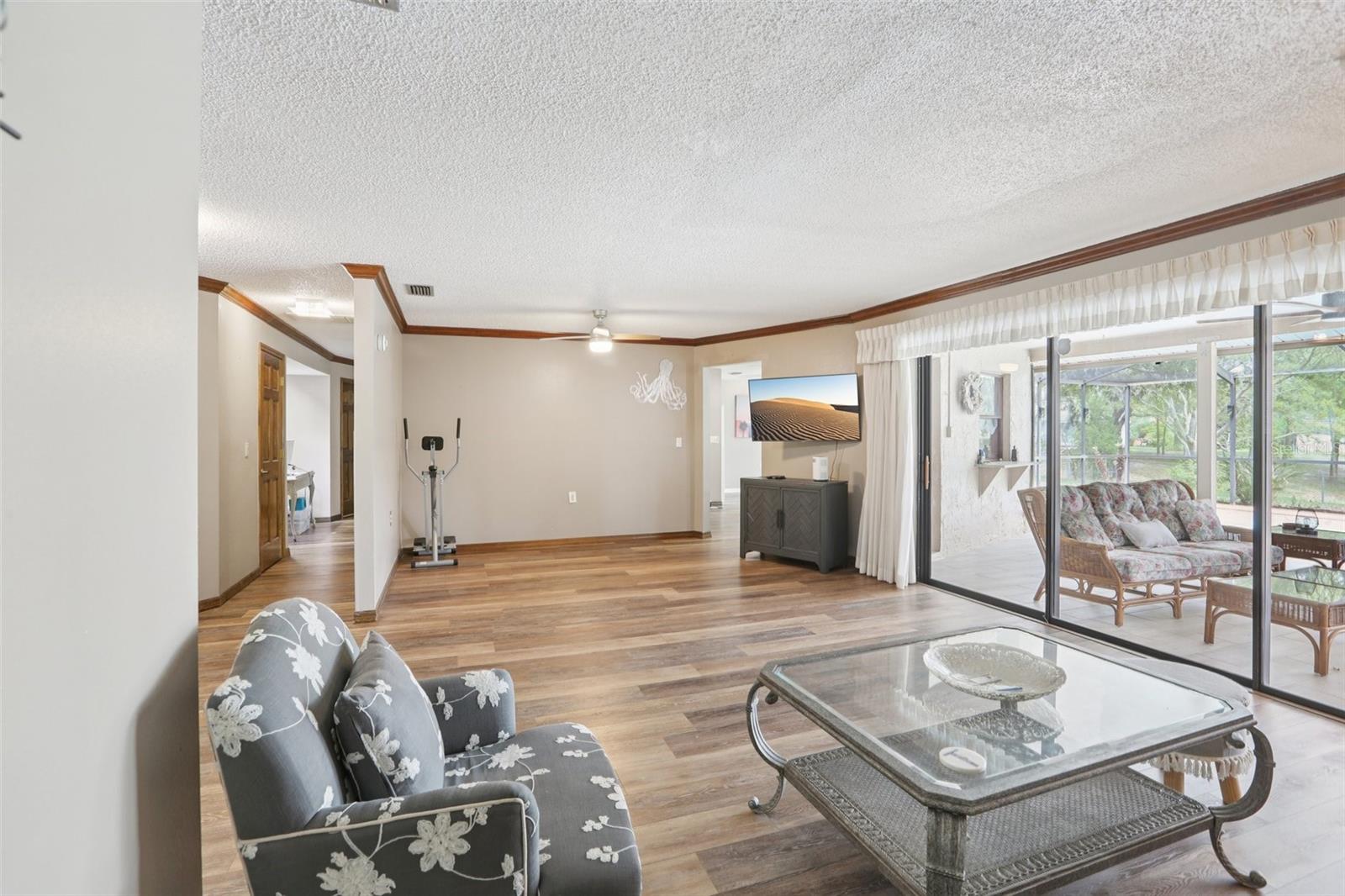 Image 8 of 28 For 366 Leafy Way Ave