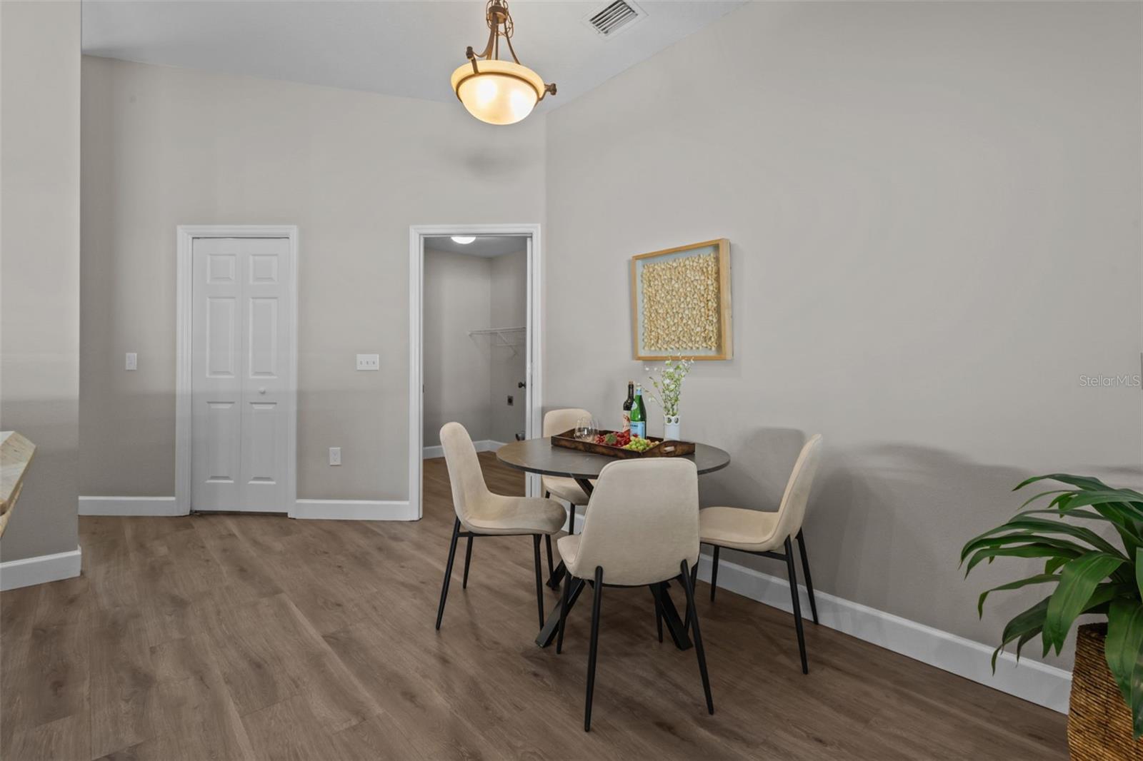 Image 13 of 40 For 3617 Treeline Drive